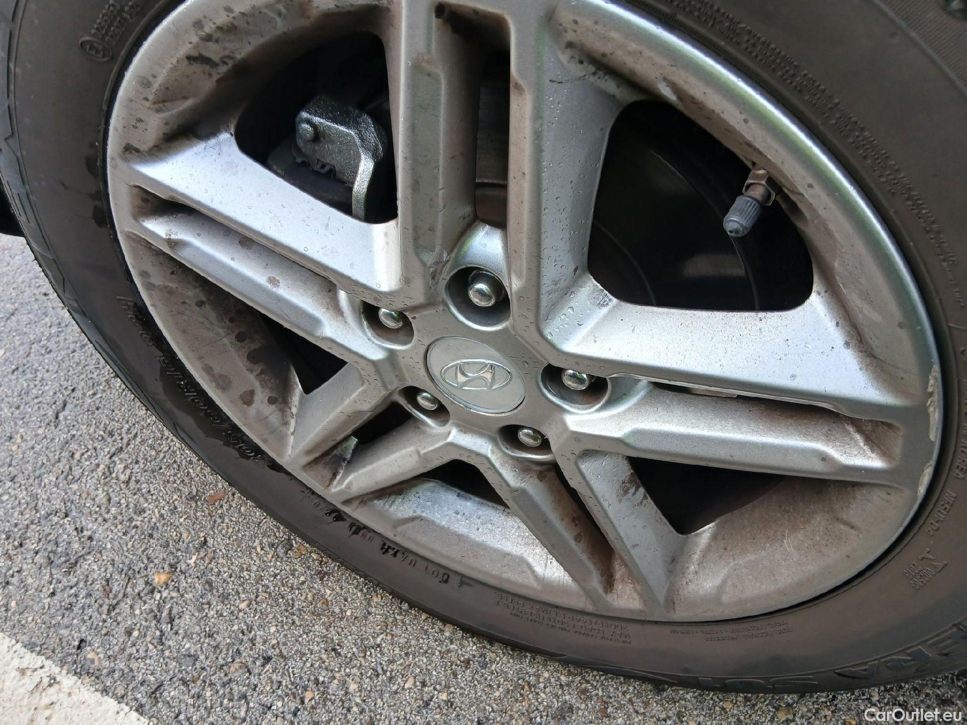  Hyundai  Konna HYUNDAI Kona / 2017 / 5P / todoterreno 1.0 TGDi Klass 4x2 #3