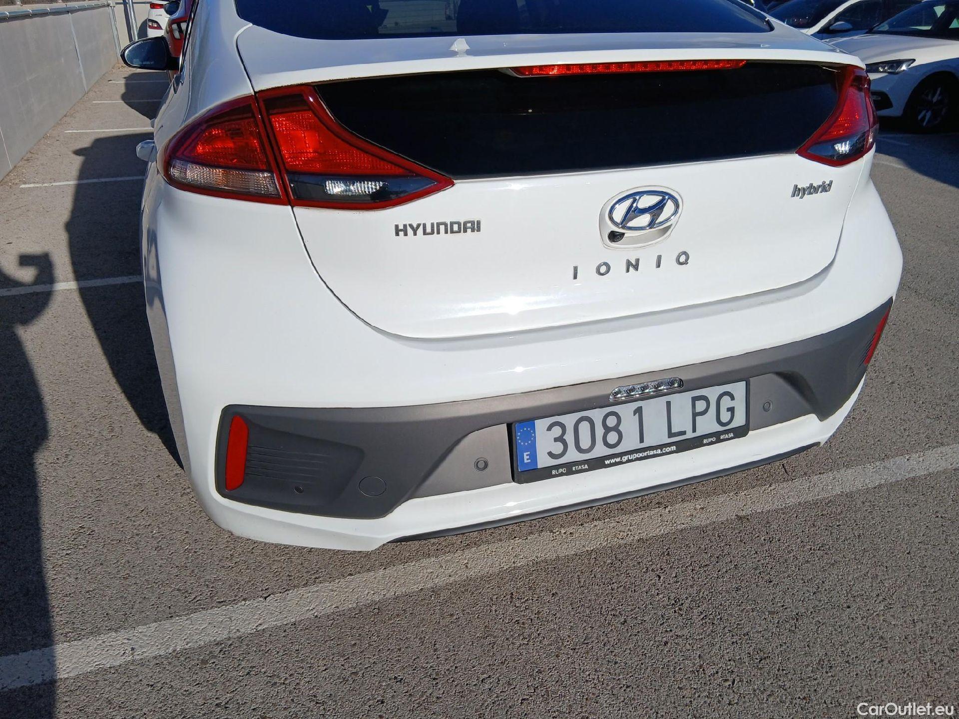  Hyundai   Ioniq HYUNDAI / 2019 / 5P / berlina con portón 1.6 GDI HEV Klass DCT #14