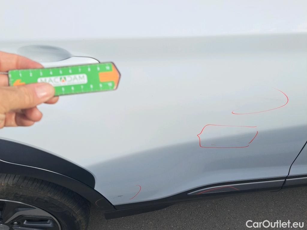  Hyundai  Konna HYUNDAI Kona / 2017 / 5P / todoterreno 1.6 GDI HEV SLE DCT #3