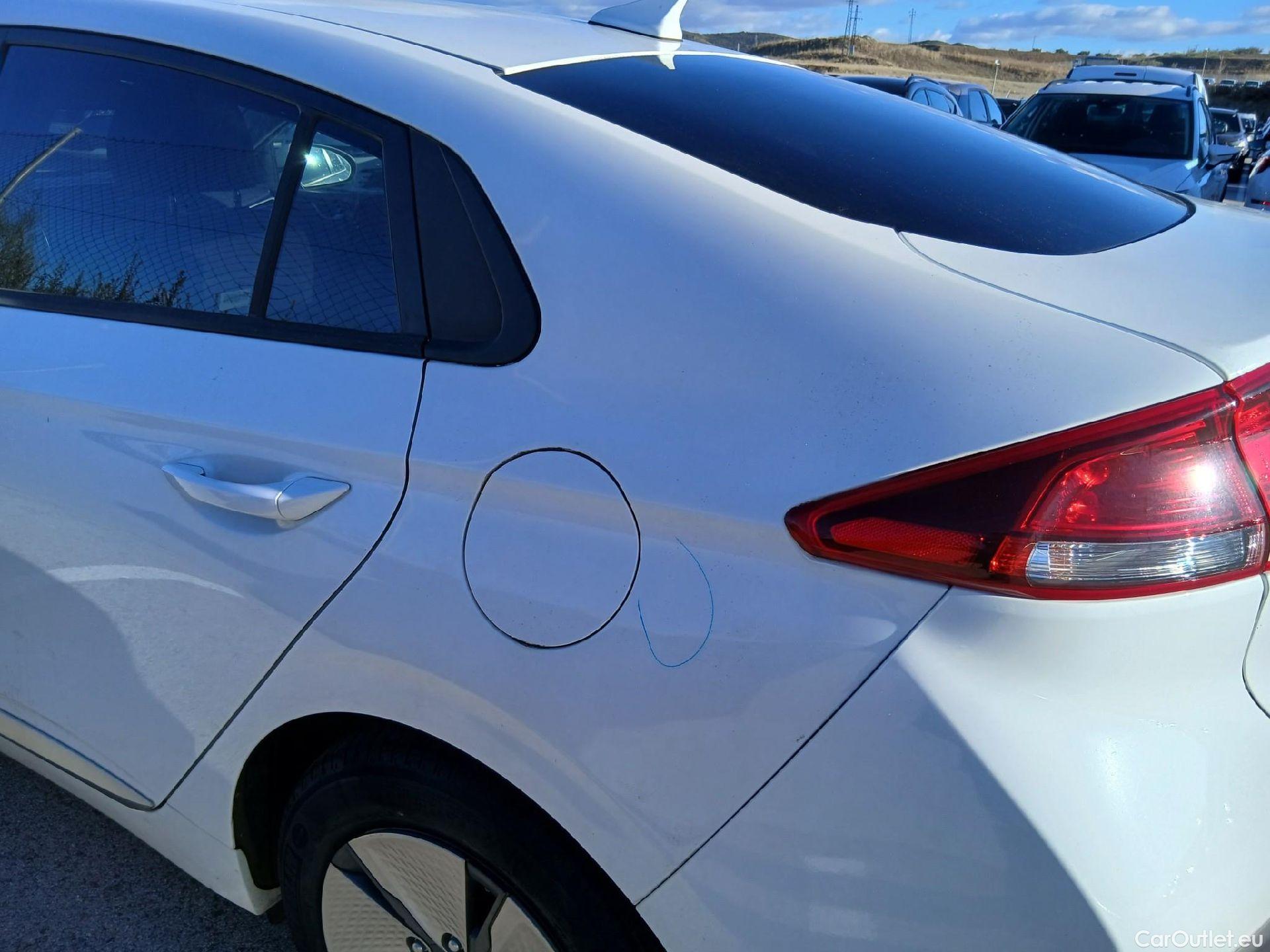  Hyundai   Ioniq HYUNDAI / 2019 / 5P / berlina con portón 1.6 GDI HEV Klass DCT #13