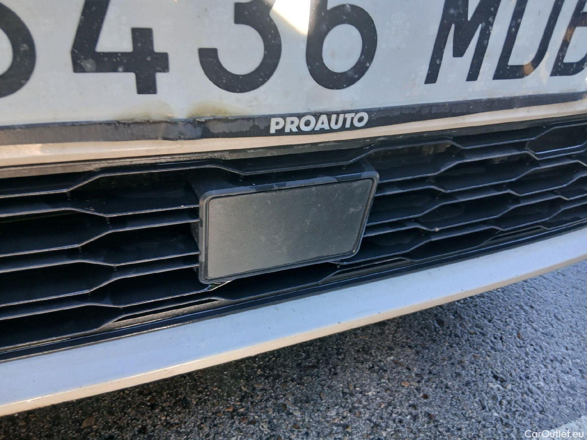  Seat  Ibiza SEAT  / 2017 / 5P / berlina con portón 1.0 MPI 59kW (80CV) Reference Plus(SP) #5