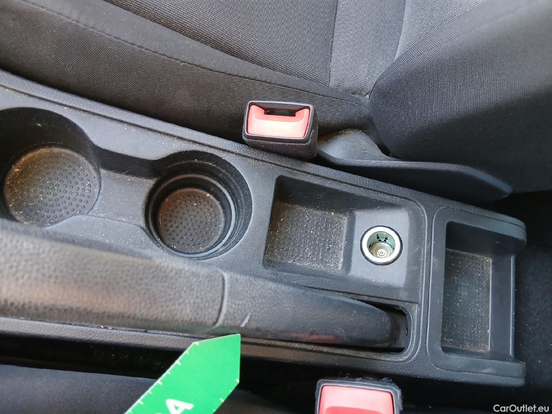  Seat  Ibiza SEAT  / 2017 / 5P / berlina con portón 1.0 MPI 59kW (80CV) Reference Plus(SP) #24