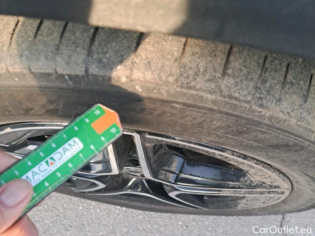  Mercedes  G-Klasee MERCEDES-BENZ GLC Coupé / 2019 / 5P / coupé GLC 300 de 4MATIC #4