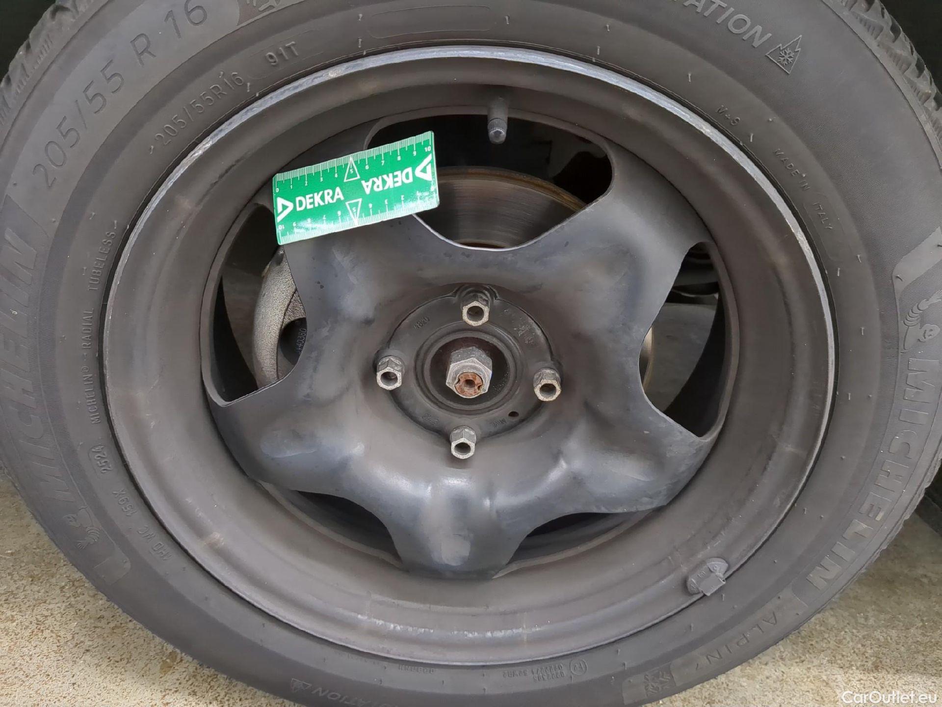  Citroen  C3 CITROEN  Société / 2020 / 5P / Berline / VU PureTech 83 S&S BVM Feel Nav #8