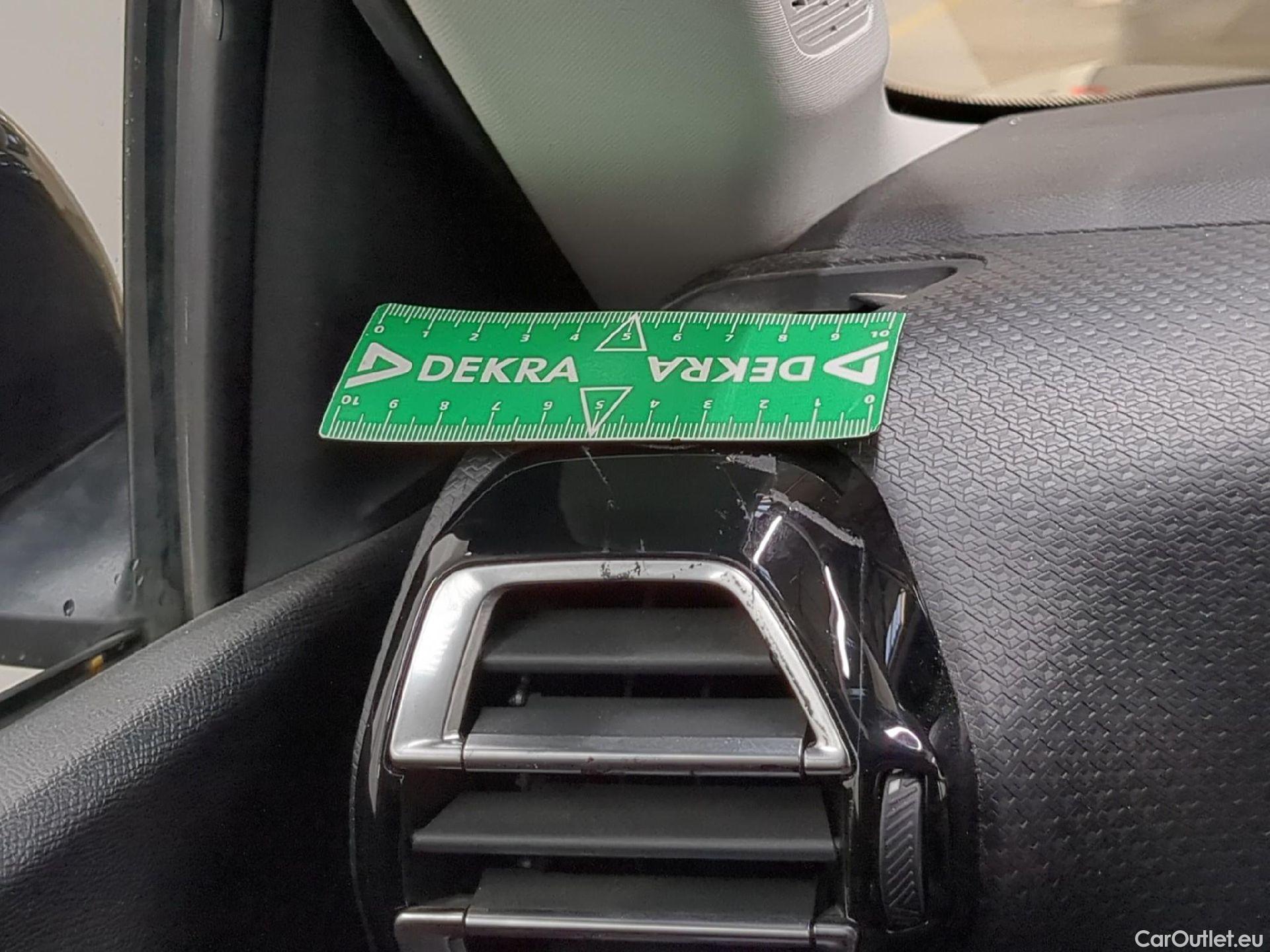  Citroen  C4  Berline Feel Pack Business 1.5 BlueHDI 110CV BVM6 E6d #2