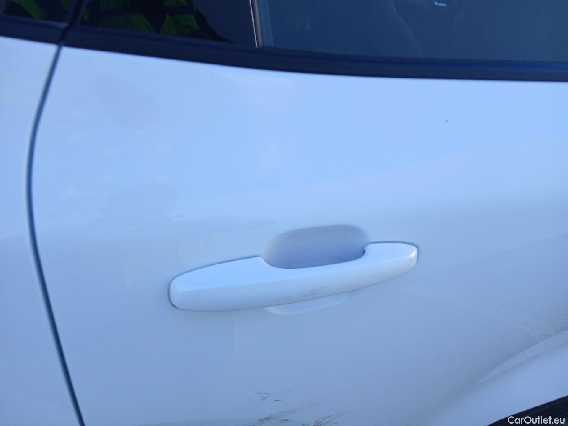  Ford  Kuga FORD  / 2019 / 5P / todoterreno Titanium 2.0 EcoBlue MHEV 110kW (150CV) #11