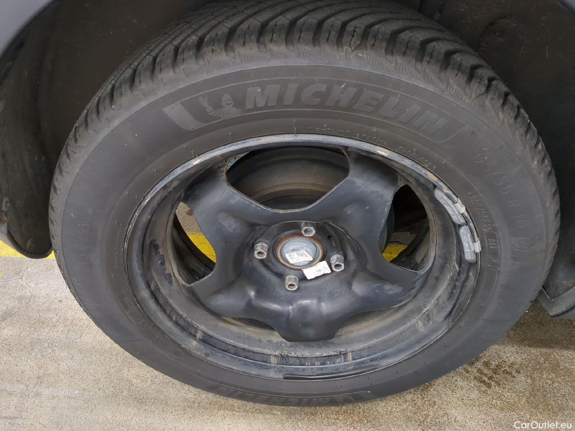  Citroen  C3 CITROEN  Société / 2020 / 5P / Berline / VU PureTech 83 S&S BVM Feel Nav #6