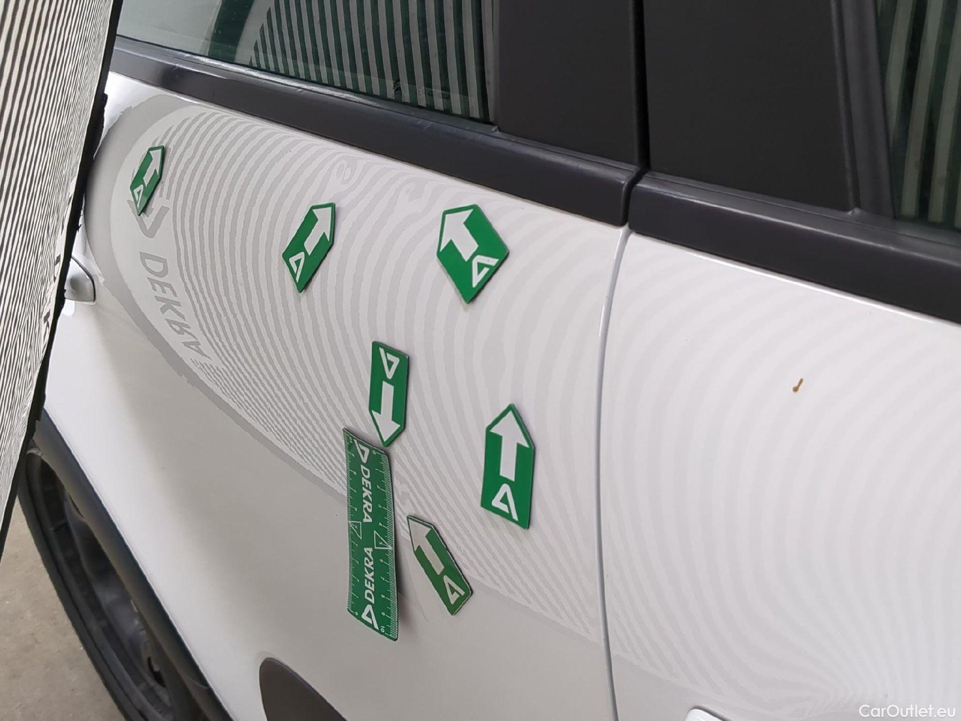  Citroen  C3 CITROEN  Société / 2020 / 5P / Berline / VU PureTech 83 S&S BVM Feel Nav #40