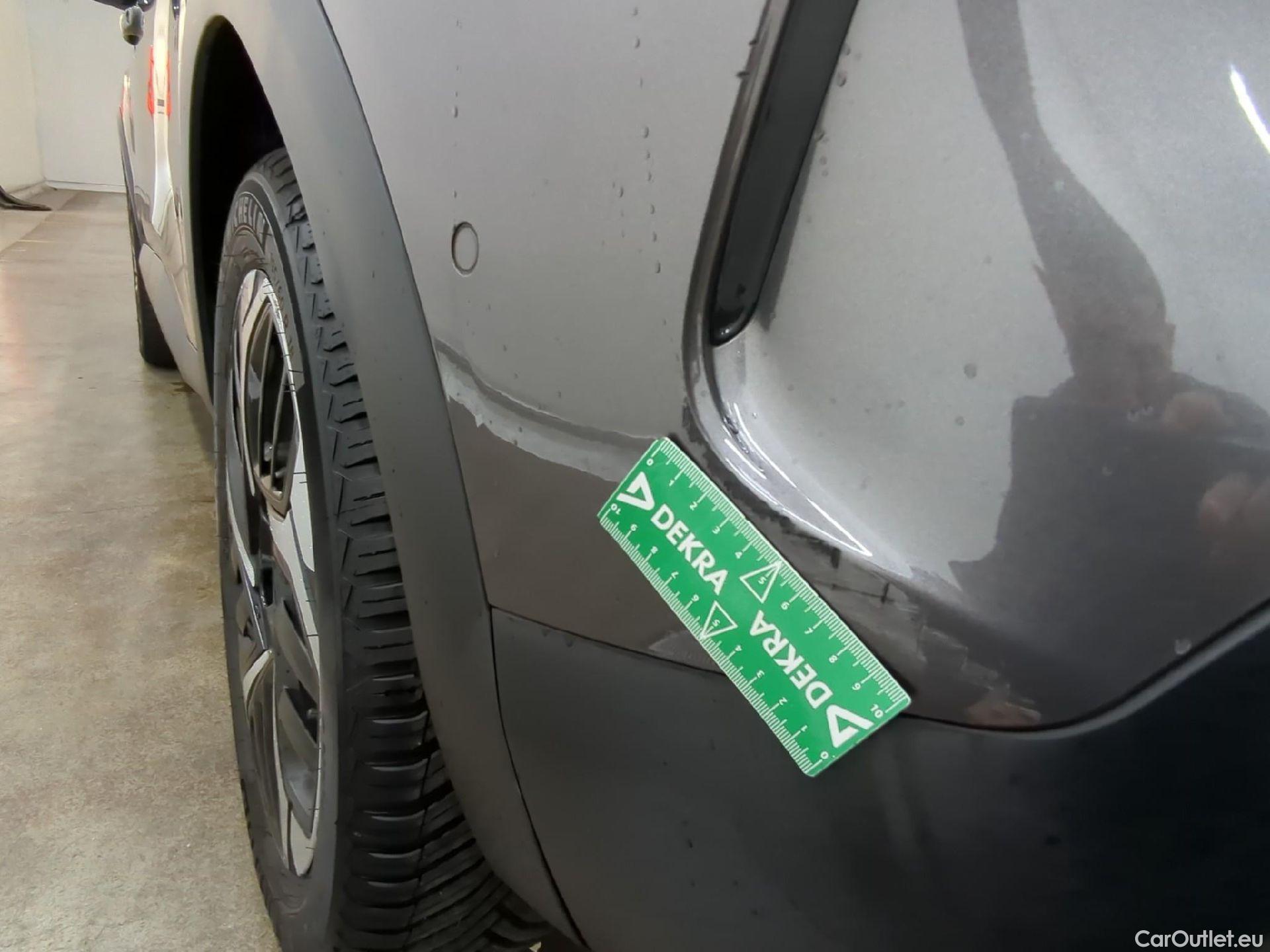  Citroen  C4  Berline Feel Pack Business 1.5 BlueHDI 110CV BVM6 E6d #21