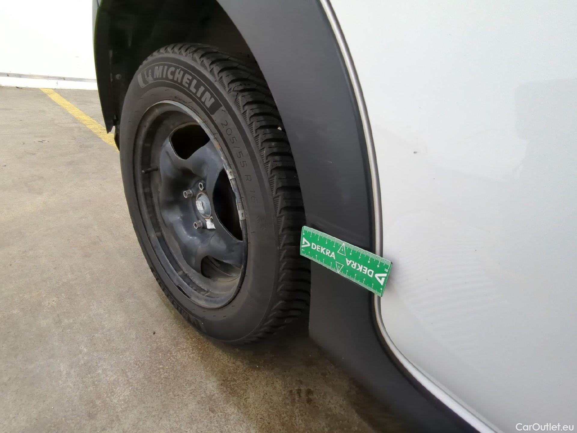  Citroen  C3 CITROEN  Société / 2020 / 5P / Berline / VU PureTech 83 S&S BVM Feel Nav #44