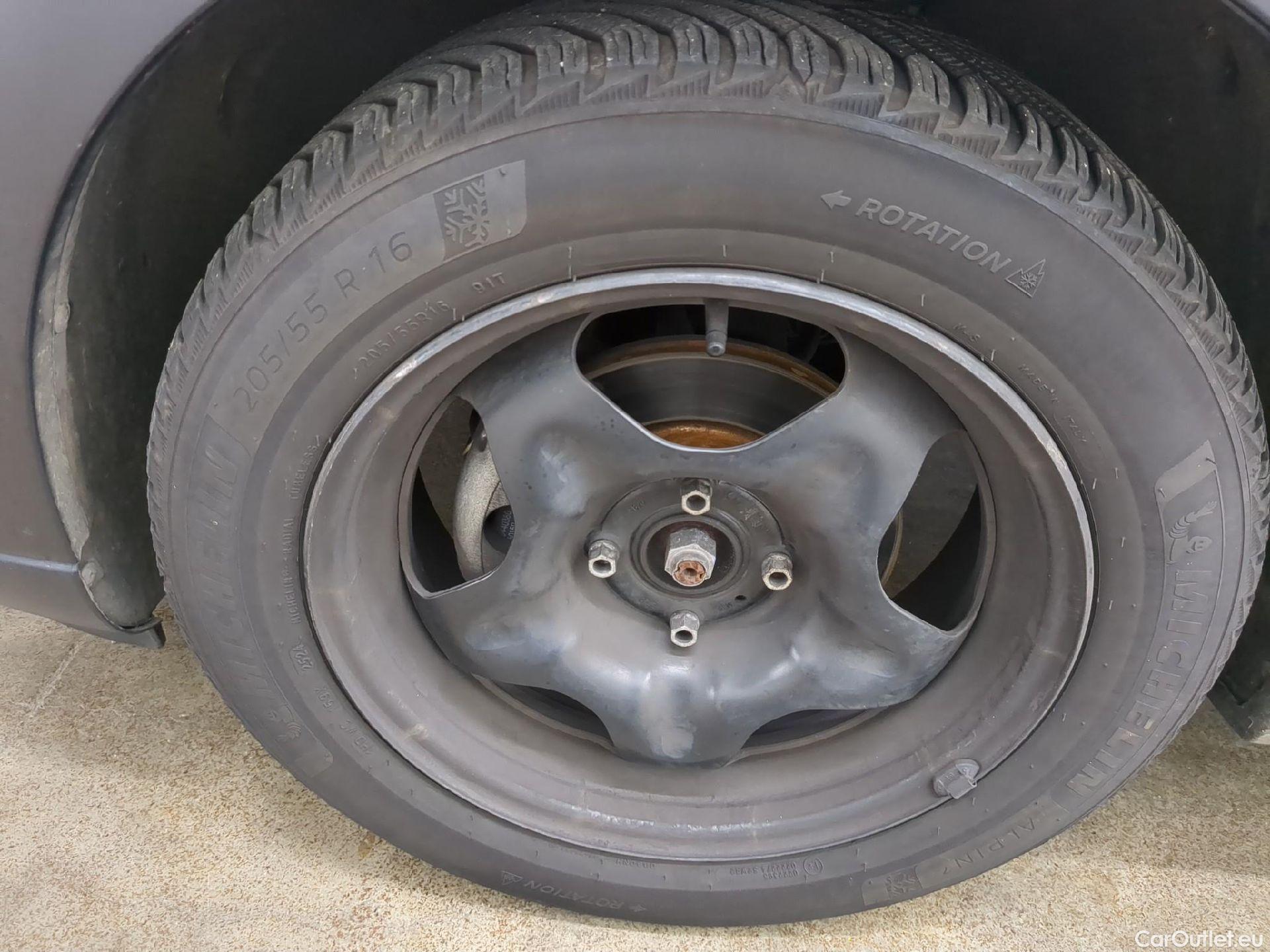  Citroen  C3 CITROEN  Société / 2020 / 5P / Berline / VU PureTech 83 S&S BVM Feel Nav #4