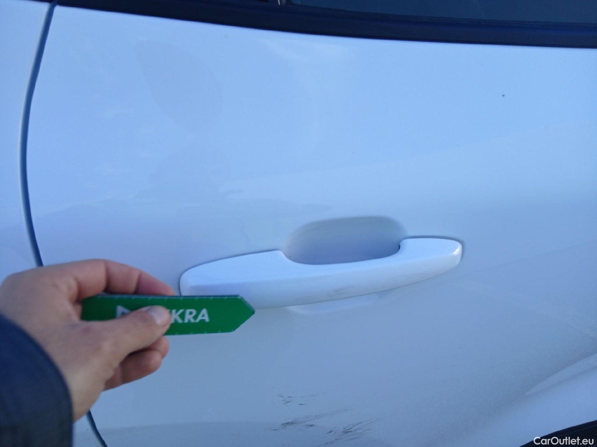  Ford  Kuga FORD  / 2019 / 5P / todoterreno Titanium 2.0 EcoBlue MHEV 110kW (150CV) #12