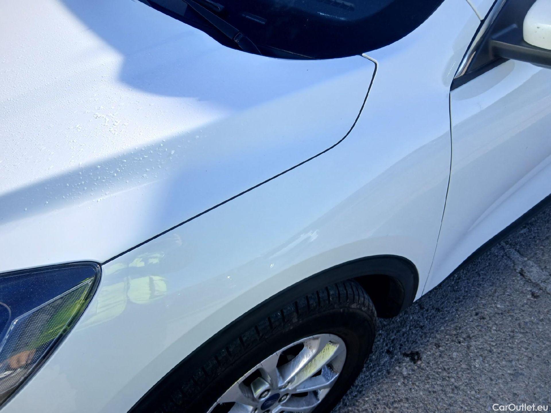  Ford  Kuga FORD  / 2019 / 5P / todoterreno Titanium 2.0 EcoBlue MHEV 110kW (150CV) #2