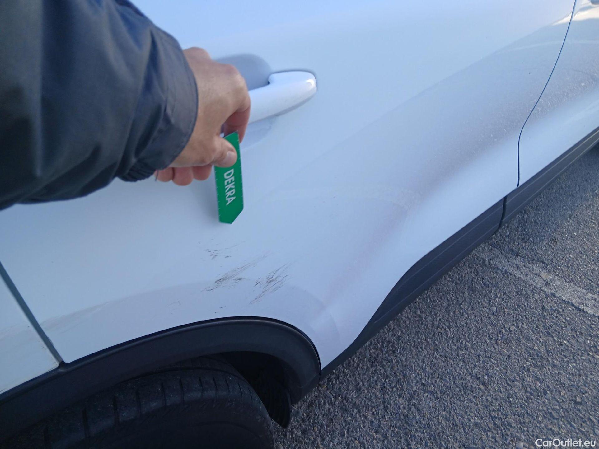  Ford  Kuga FORD  / 2019 / 5P / todoterreno Titanium 2.0 EcoBlue MHEV 110kW (150CV) #9