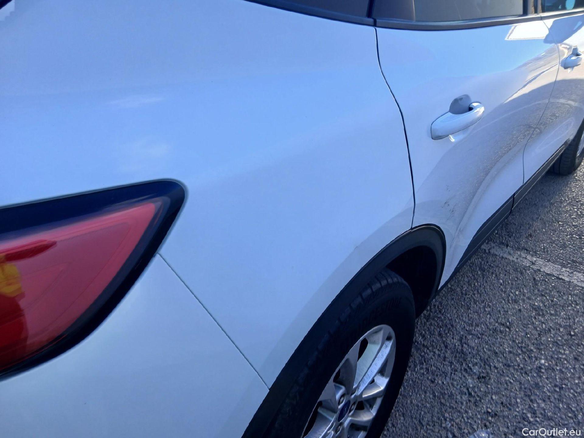  Ford  Kuga FORD  / 2019 / 5P / todoterreno Titanium 2.0 EcoBlue MHEV 110kW (150CV) #7