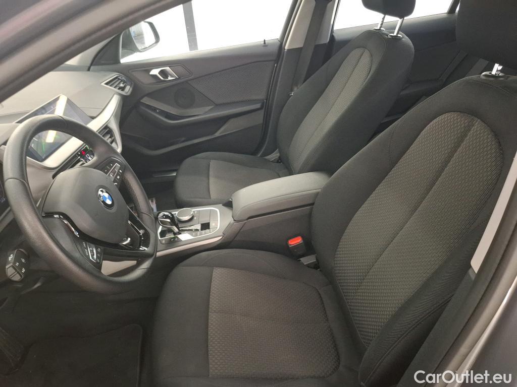  Bmw  Serie 1 BMW Série 1 / 2019 / 5P / Berline 116i DKG7 Business Design #9