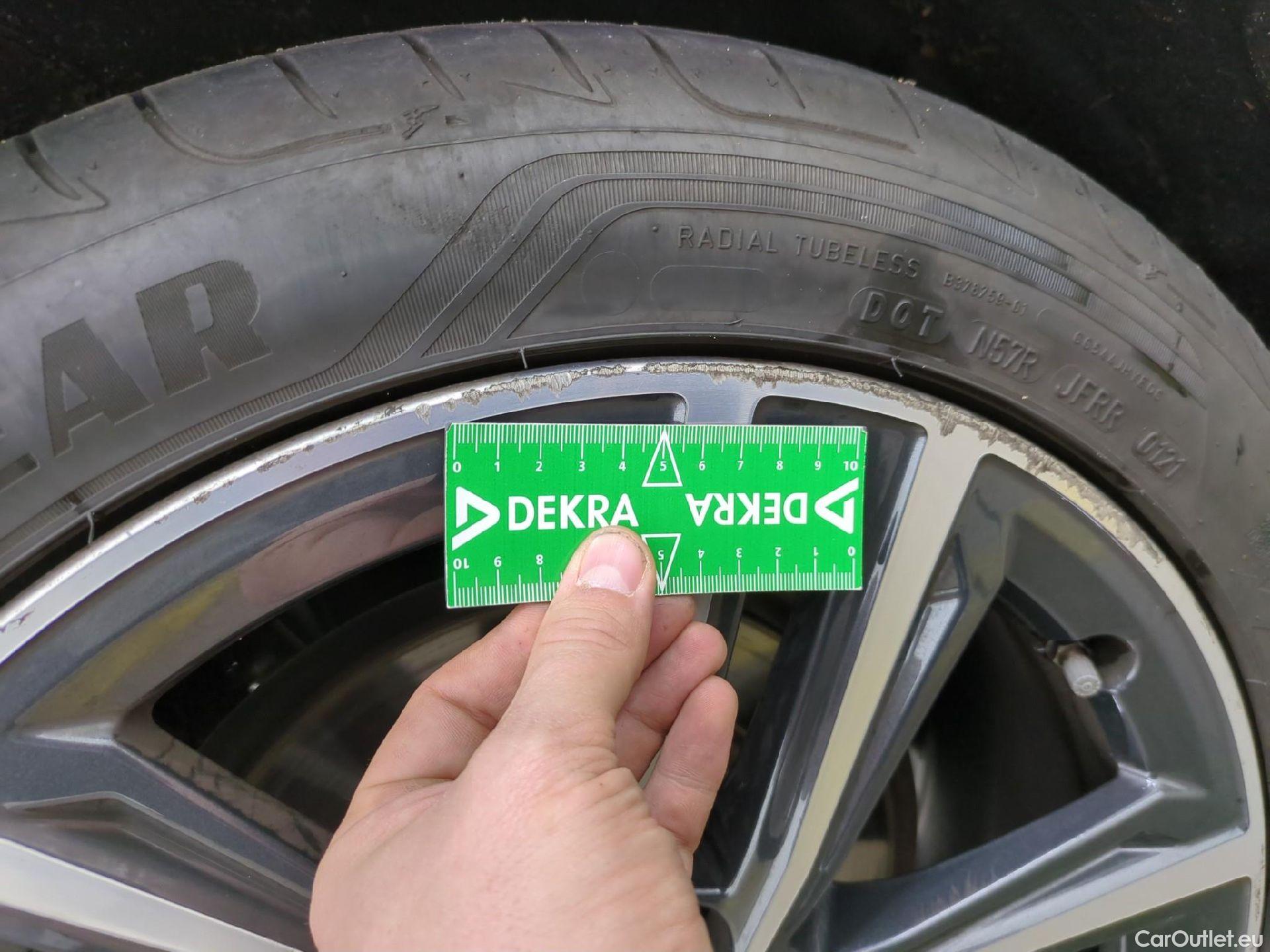  Bmw  Serie 1 Série 1 Berline 118 i Lounge 1.5 135CV BVA7 E6d #11