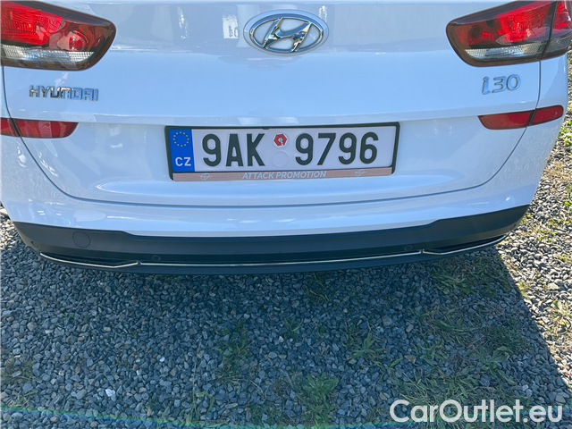  Hyundai  i30  kom.1.5i Family Comfort 5d #9