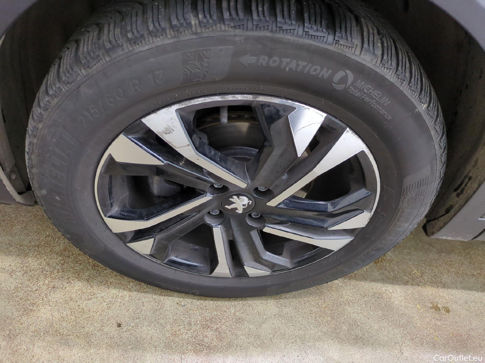  Peugeot  2008  Allure Pack 1.2 PureTech 100CV BVM6 E6d #4