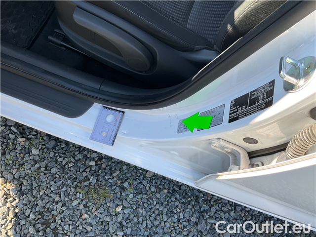  Hyundai  i30  kom.1.5i Family Comfort 5d #15