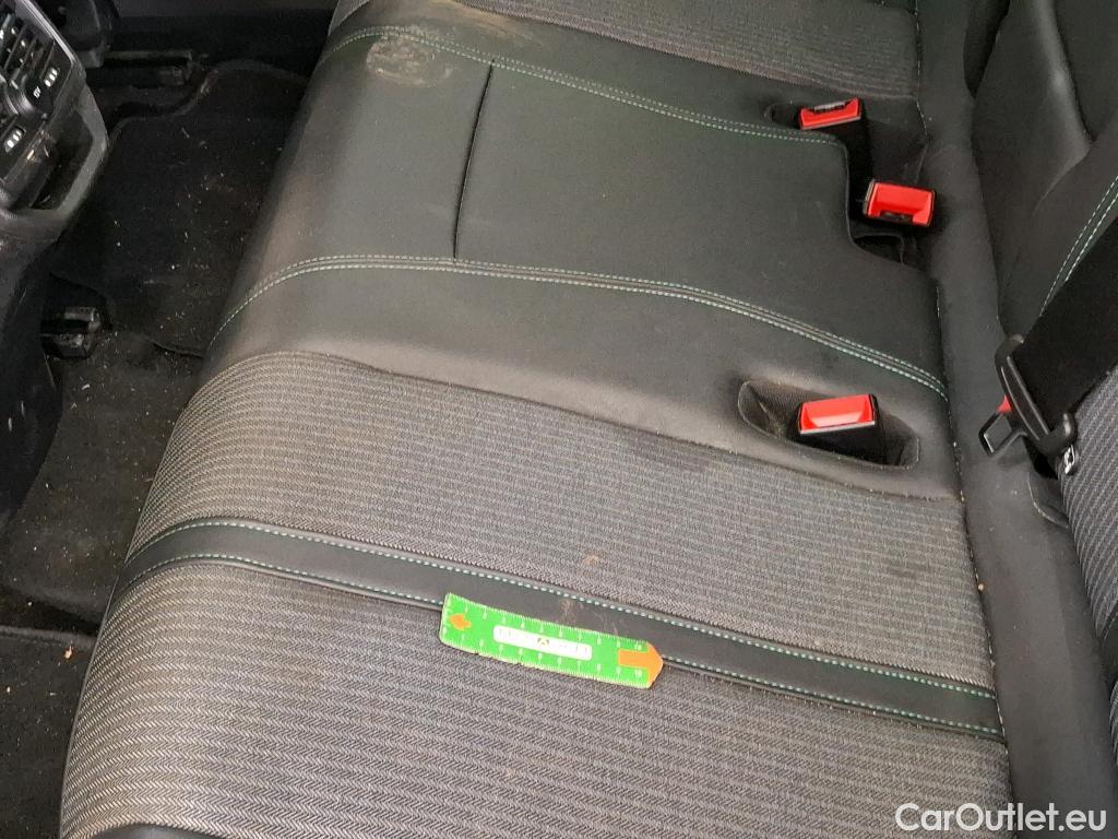  Peugeot  3008 PEUGEOT  / 2020 / 5P / SUV 1.6 HYBRID 225 E-EAT8 Allure #54