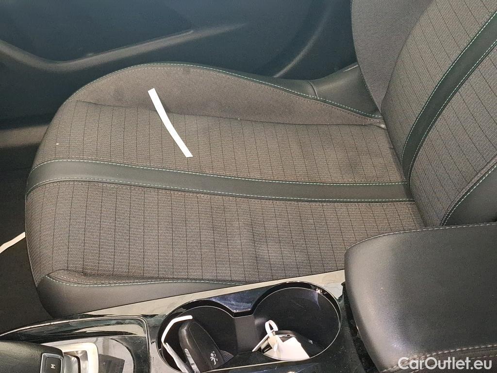  Peugeot  2008  Allure Business 1.5 HDi 130CV BVA8 E6d #51