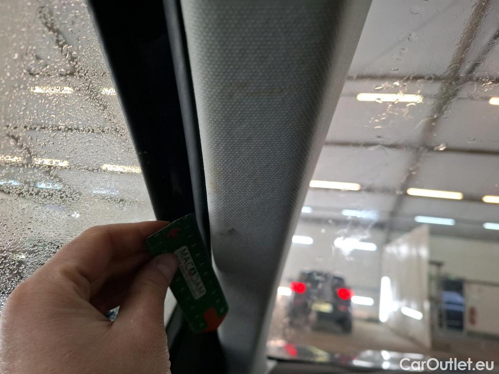  Peugeot  3008 PEUGEOT  / 2020 / 5P / SUV 1.6 HYBRID 225 E-EAT8 Allure #33