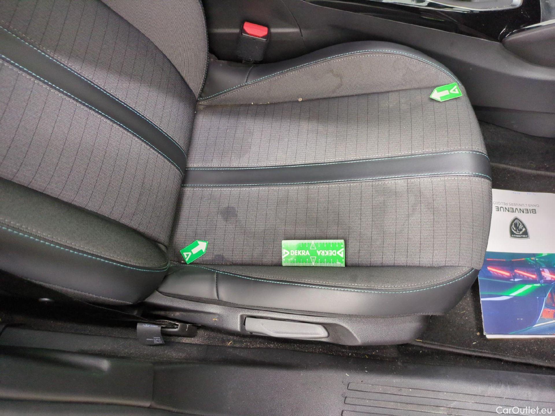  Peugeot  2008  Allure Pack 1.2 PureTech 100CV BVM6 E6d #16