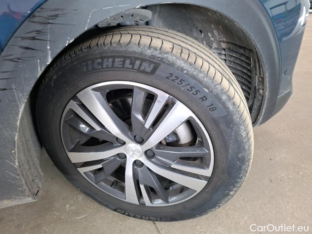  Peugeot  3008 PEUGEOT  / 2020 / 5P / SUV 1.6 HYBRID 225 E-EAT8 Allure #10
