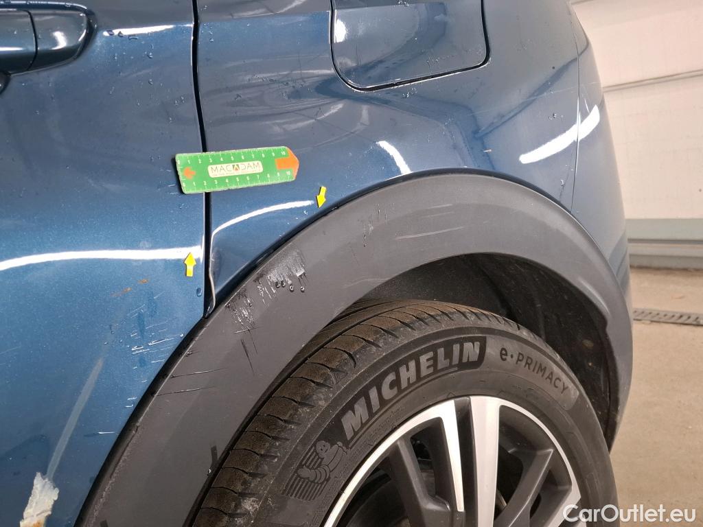  Peugeot  3008 PEUGEOT  / 2020 / 5P / SUV 1.6 HYBRID 225 E-EAT8 Allure #5