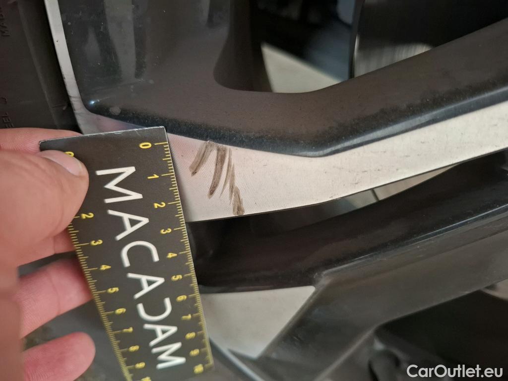  Peugeot  2008  Allure Business 1.5 HDi 130CV BVA8 E6d #24