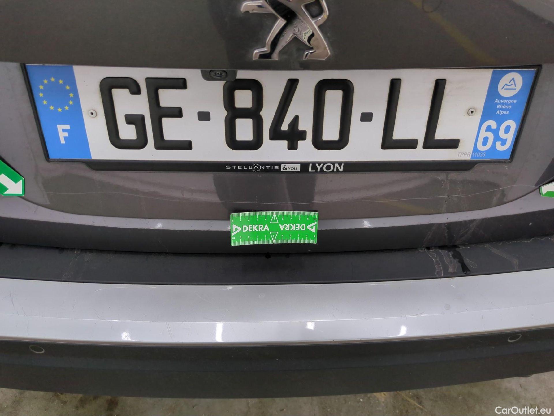  Peugeot  2008  Allure Pack 1.2 PureTech 100CV BVM6 E6d #30