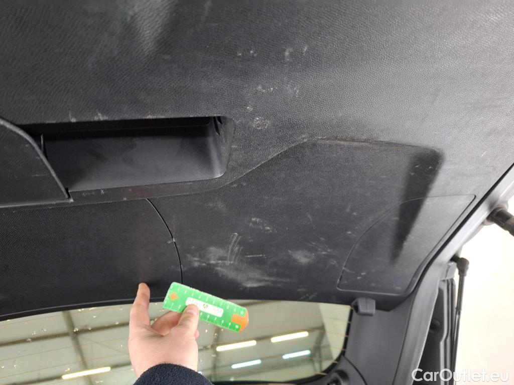  Peugeot  3008 PEUGEOT  / 2020 / 5P / SUV 1.6 HYBRID 225 E-EAT8 Allure #39