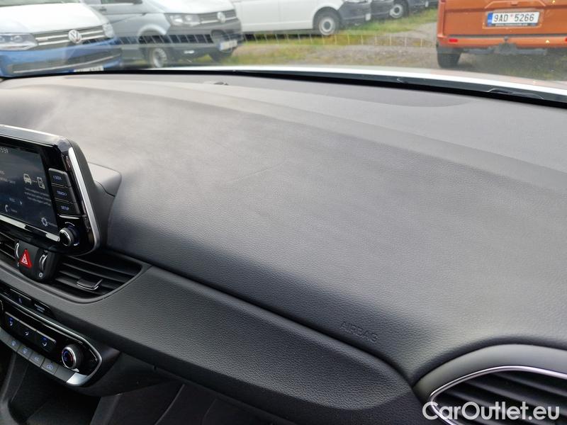  Hyundai  i30  (PD)(01.2017 ->)  kom.1.0TGDI 120 Comfort #25