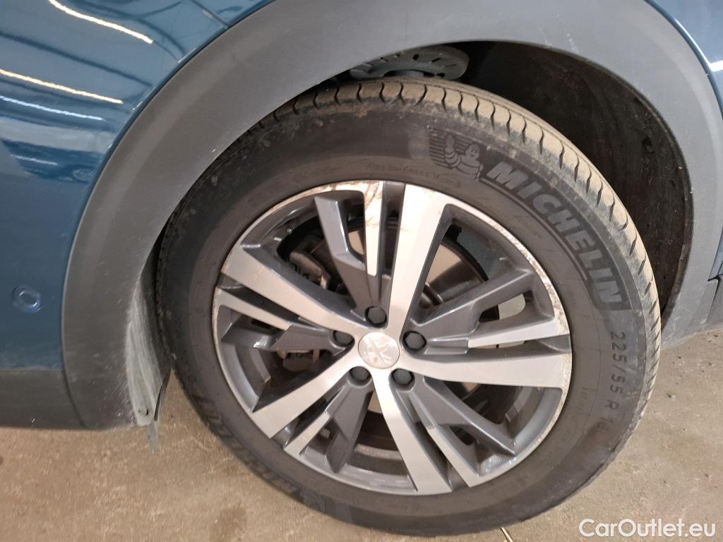  Peugeot  3008 PEUGEOT  / 2020 / 5P / SUV 1.6 HYBRID 225 E-EAT8 Allure #32