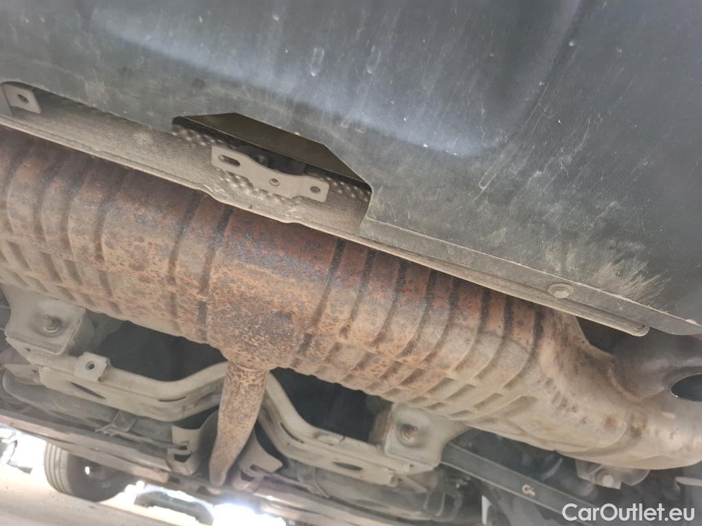  Peugeot  3008 PEUGEOT  / 2020 / 5P / SUV 1.6 HYBRID 225 E-EAT8 Allure #30