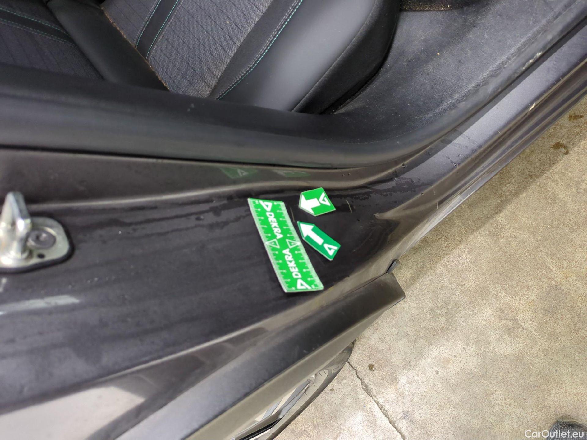  Peugeot  2008  Allure Pack 1.2 PureTech 100CV BVM6 E6d #12