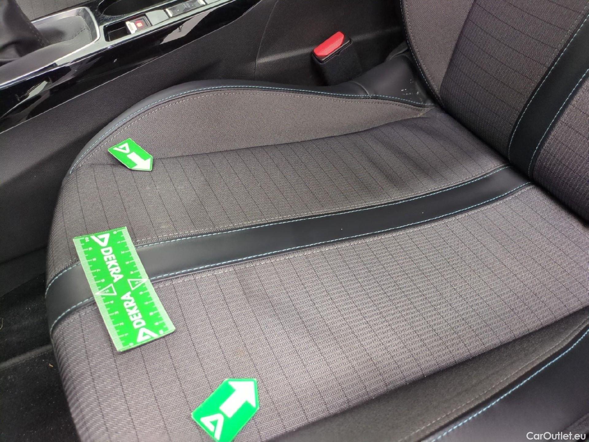  Peugeot  2008  Allure Pack 1.2 PureTech 100CV BVM6 E6d #19