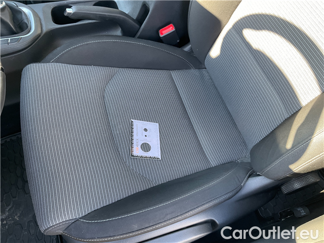  Hyundai  i30  kom.1.5i Family Comfort 5d #17