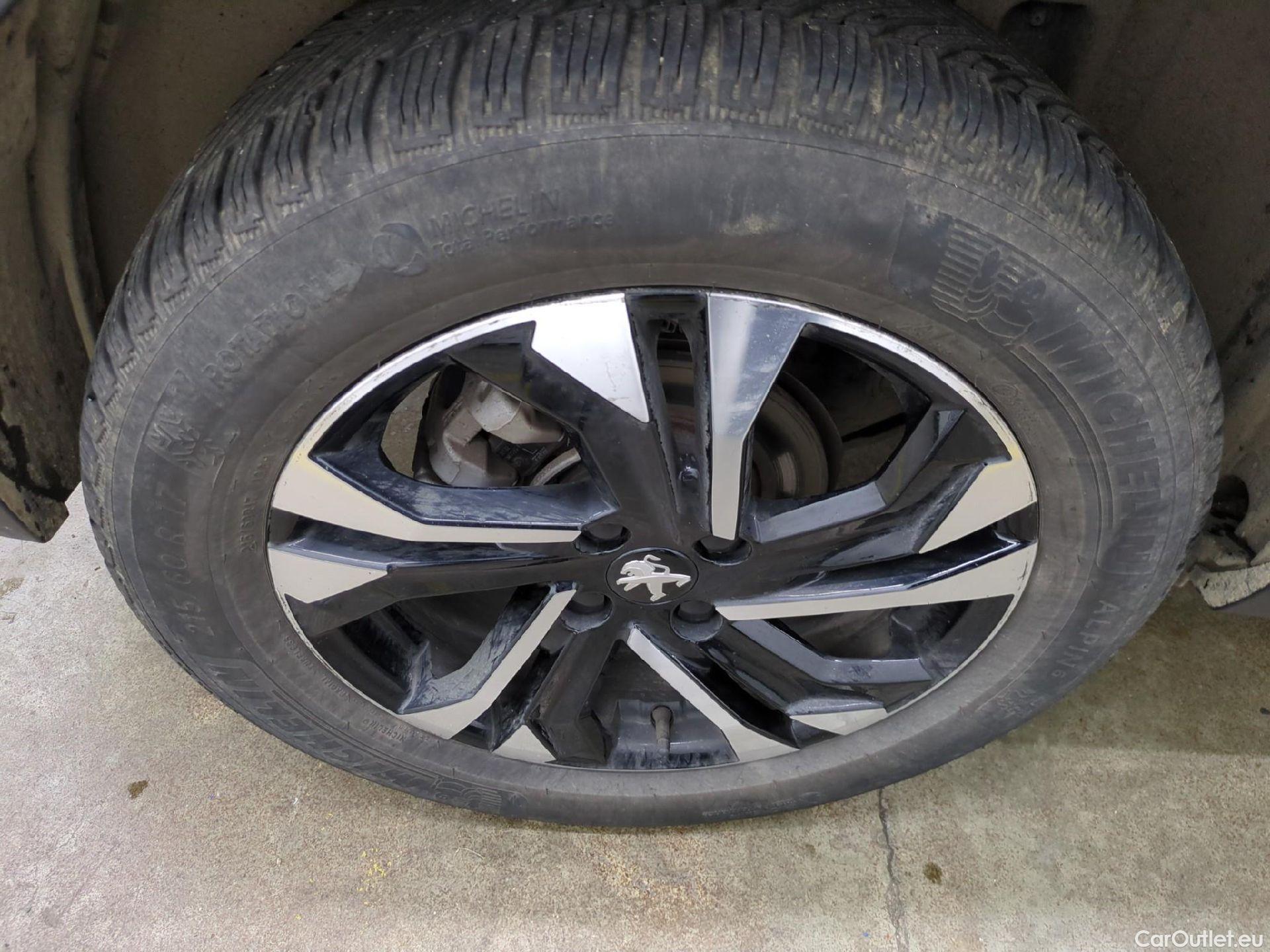  Peugeot  2008  Allure Pack 1.2 PureTech 100CV BVM6 E6d #6