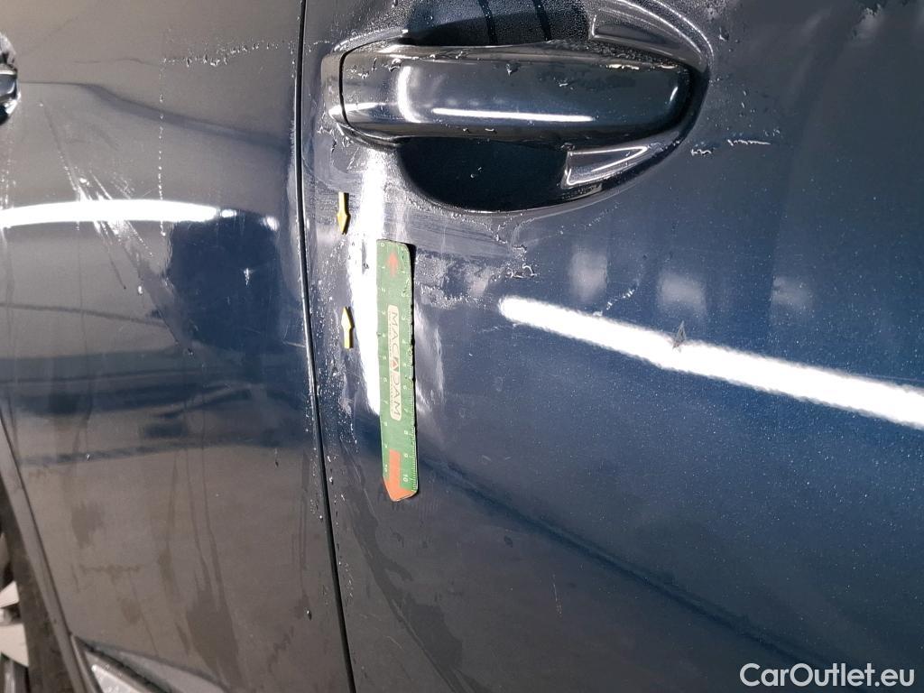  Peugeot  3008 PEUGEOT  / 2020 / 5P / SUV 1.6 HYBRID 225 E-EAT8 Allure #47