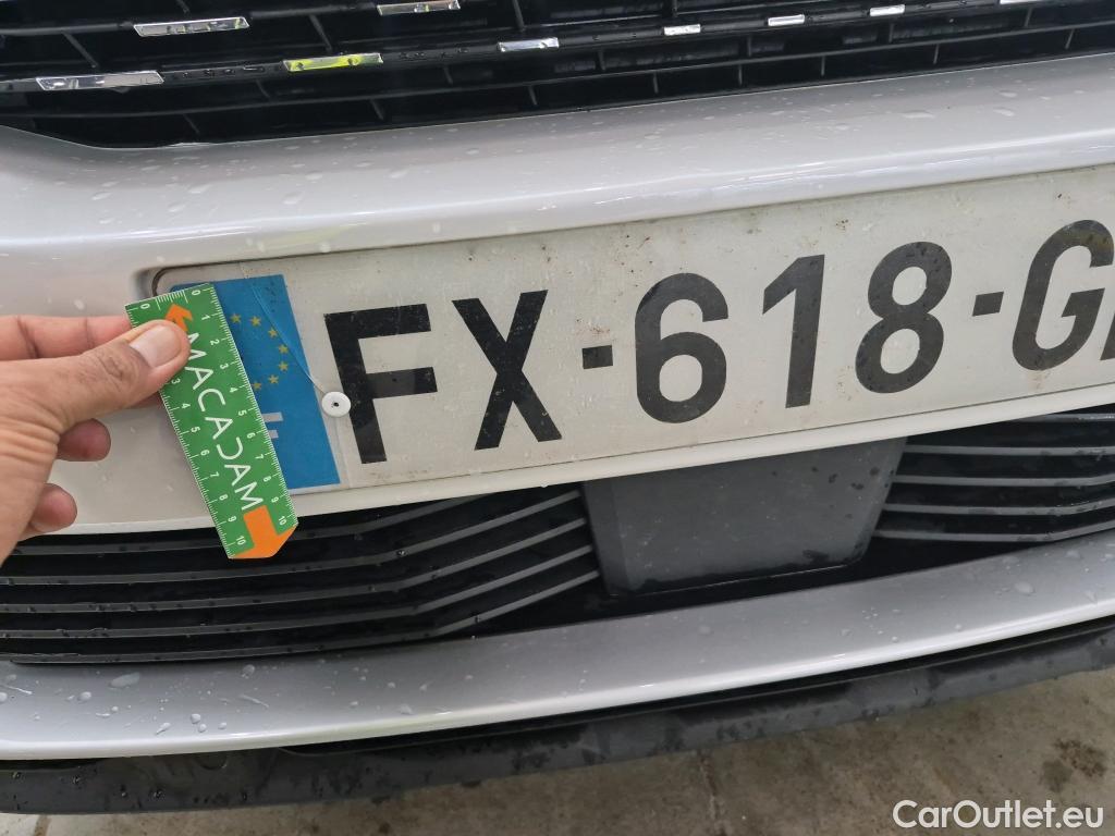  Peugeot  3008  Allure Pack 1.5 HDi 130CV BVA8 E6d #27