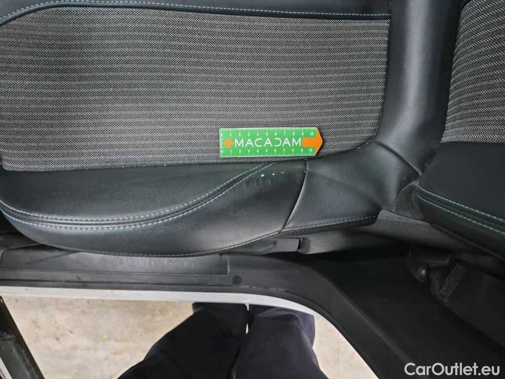  Peugeot  3008  Allure Pack 1.5 HDi 130CV BVA8 E6d #3