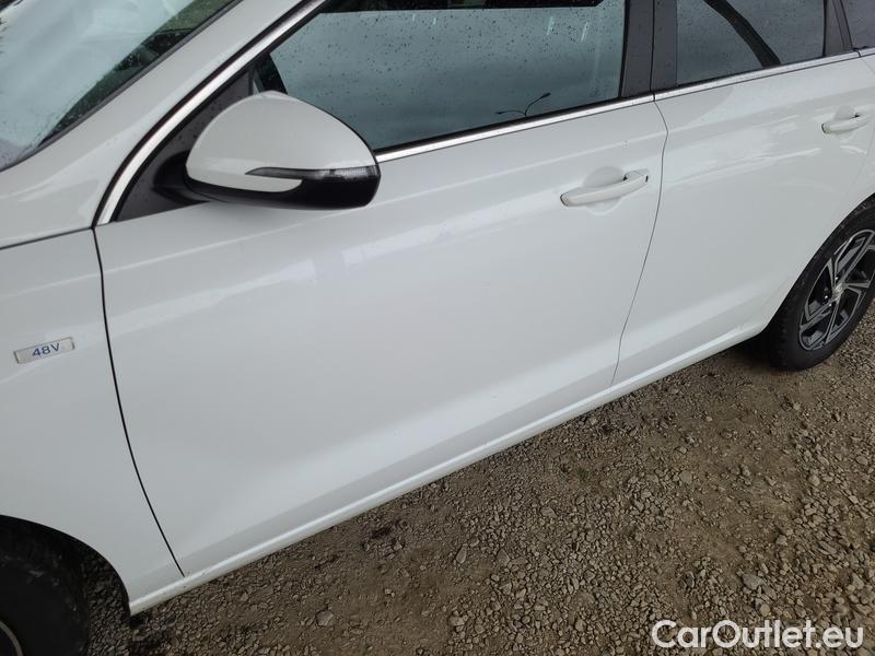  Hyundai  i30   cw (PD)(2017->)  kom.1.5T-GDI Smart 5d #16