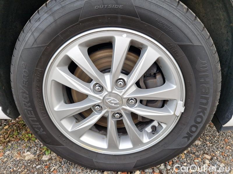  Hyundai  i30  (PD)(01.2017 ->)  kom.1.0TGDI 120 Comfort #26