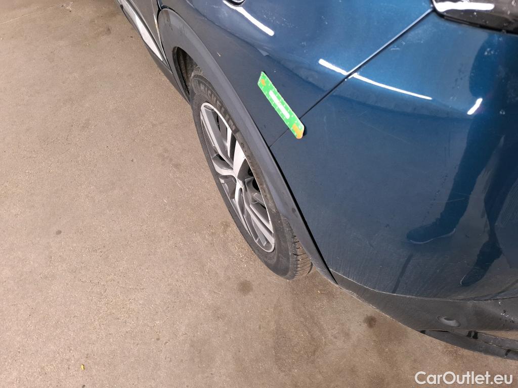  Peugeot  3008 PEUGEOT  / 2020 / 5P / SUV 1.6 HYBRID 225 E-EAT8 Allure #57