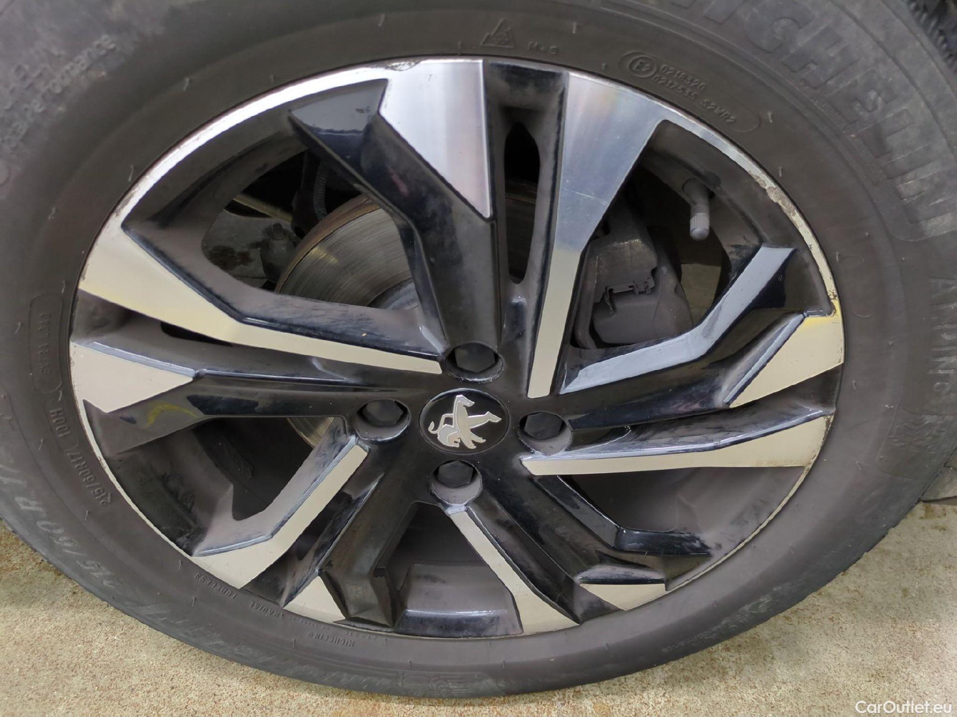  Peugeot  2008  Allure Pack 1.2 PureTech 100CV BVM6 E6d #3