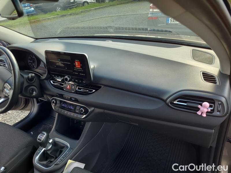  Hyundai  i30  (PD)(01.2017  ->)  kom.1.5T-GDI Family Smart #4