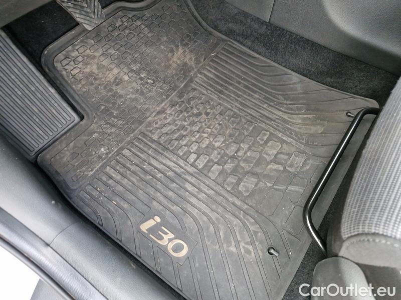  Hyundai  i30  (PD)(01.2017 ->)  kom.1.0TGDI 120 Comfort #15