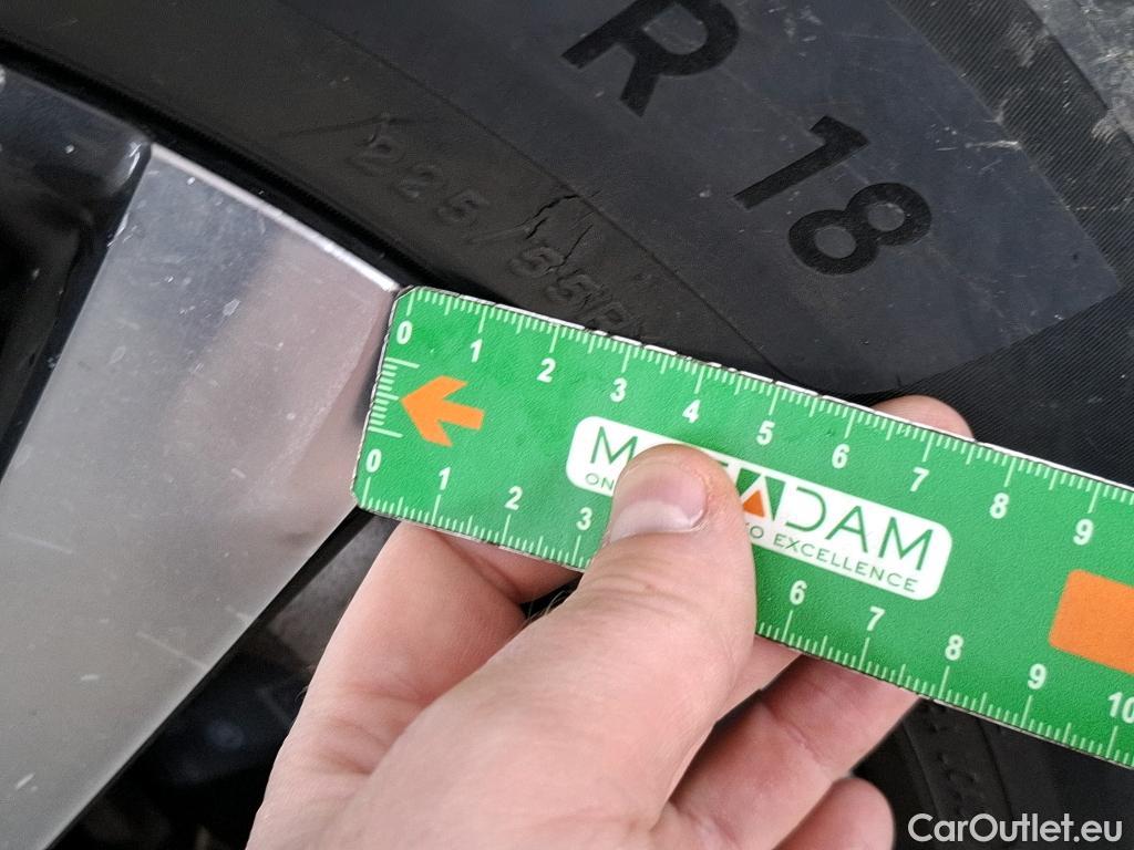  Peugeot  3008 PEUGEOT  / 2020 / 5P / SUV 1.6 HYBRID 225 E-EAT8 Allure #12